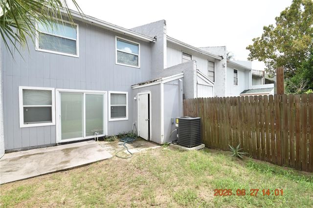 5009 TERRACE VILLAGE LANE, Tampa, FL 33617