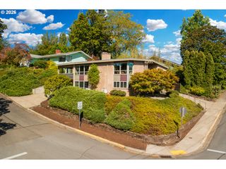 495 W 27th Ave, Eugene, OR 97405