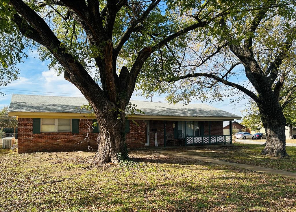 4425 Wedgmont Circle S, Fort Worth, TX 76133