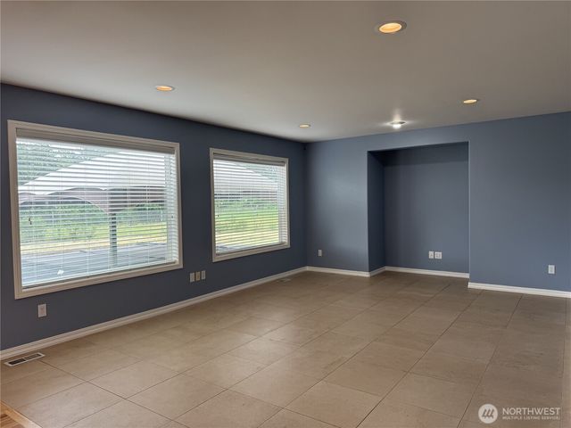 13616 122nd Avenue E, Puyallup, WA 98374