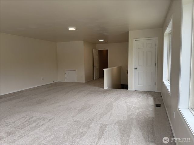 13616 122nd Avenue E, Puyallup, WA 98374