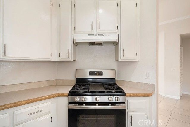 23 Willowcrest, Pomona, CA 91766