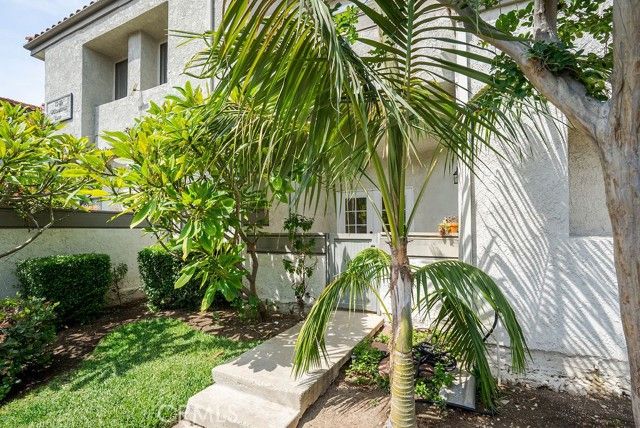 23 Willowcrest, Pomona, CA 91766