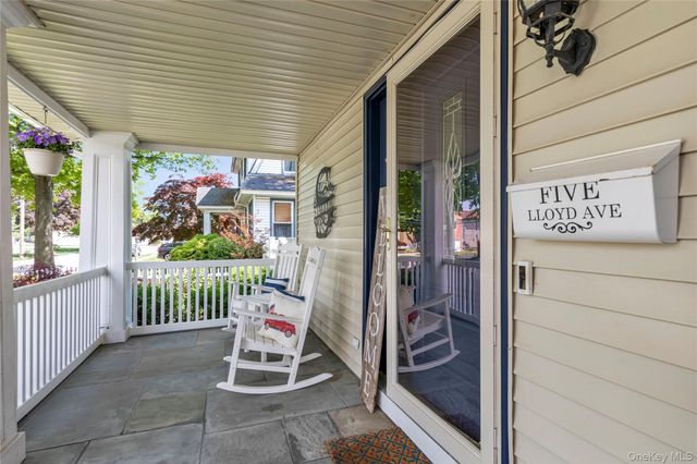 5 Lloyd Avenue, Lynbrook, NY 11563