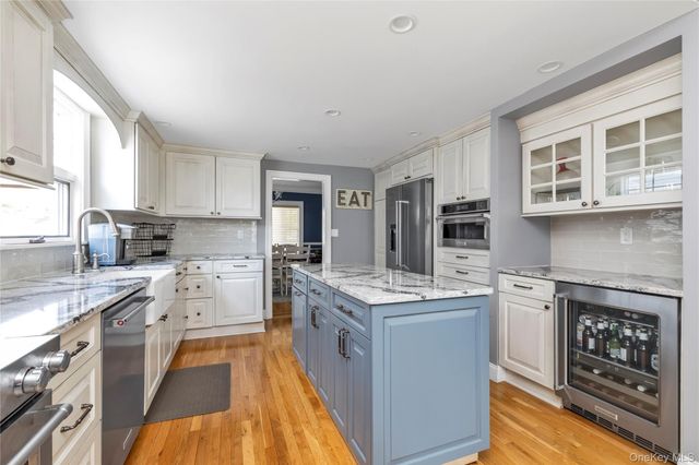 5 Lloyd Avenue, Lynbrook, NY 11563
