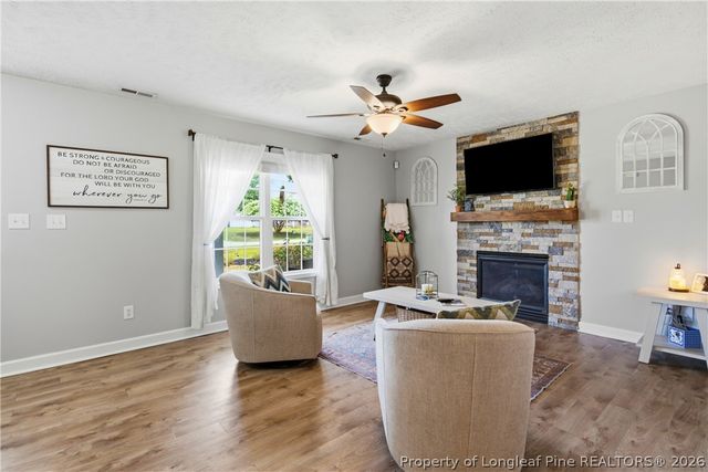 40 Dover Court E, Sanford, NC 27332