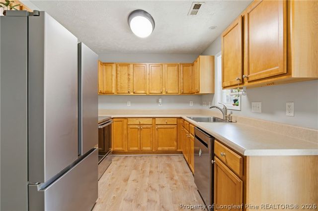 40 Dover Court E, Sanford, NC 27332