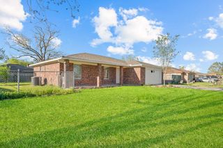 2414 Camillia Street, Highlands, TX 77562