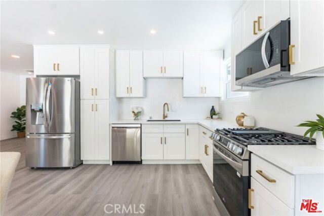 11912 Elkwood Street, North Hollywood (los Angeles), CA 91605