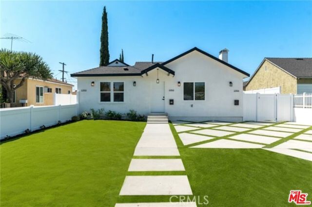 11912 Elkwood Street, North Hollywood (los Angeles), CA 91605