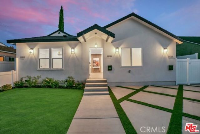 11912 Elkwood Street, North Hollywood (los Angeles), CA 91605