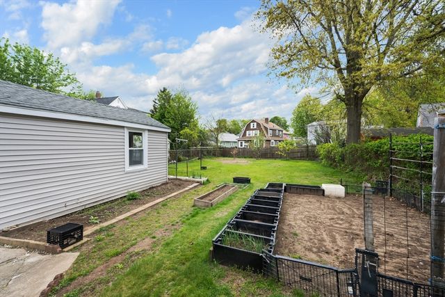 35 Sewall St, Quincy, MA 02170