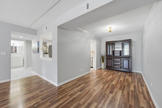 1480 Jefferson Street 202, Des Plaines, IL 60016