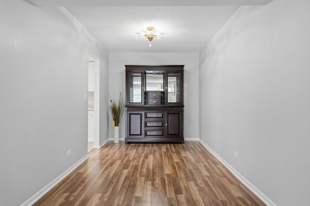 1480 Jefferson Street 202, Des Plaines, IL 60016