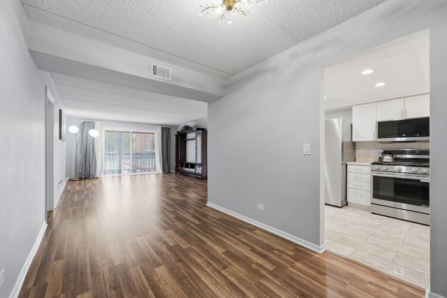 1480 Jefferson Street 202, Des Plaines, IL 60016