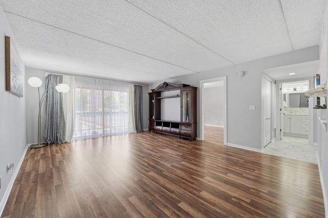 1480 Jefferson Street 202, Des Plaines, IL 60016