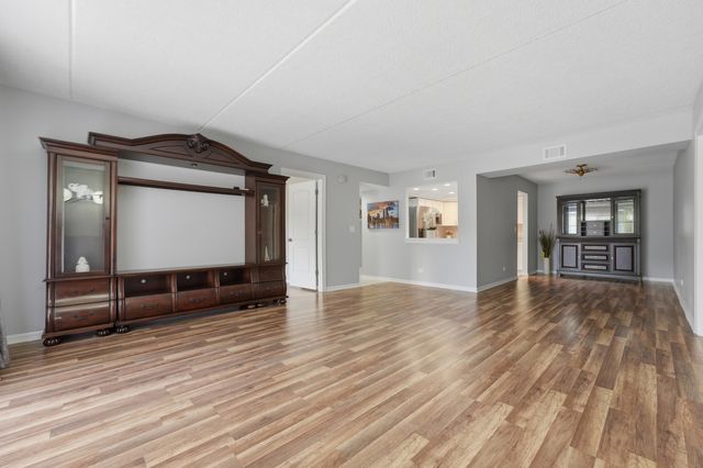 1480 Jefferson Street 202, Des Plaines, IL 60016