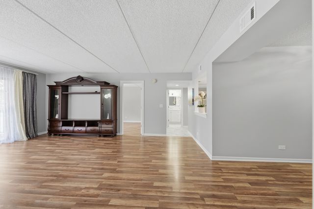 1480 Jefferson Street 202, Des Plaines, IL 60016