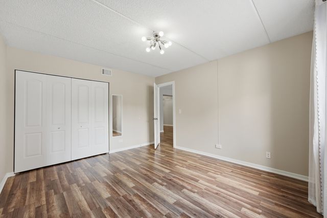 1480 Jefferson Street 202, Des Plaines, IL 60016