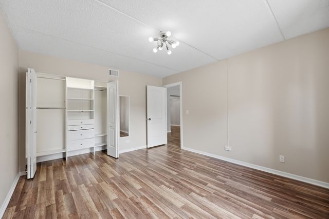 1480 Jefferson Street 202, Des Plaines, IL 60016