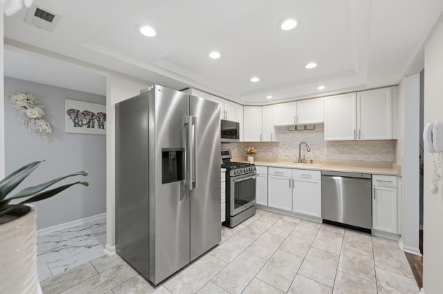 1480 Jefferson Street 202, Des Plaines, IL 60016