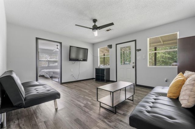 541 Trails End Drive, Cleveland, TX 77328