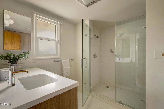 390 San Juan Place, Pasadena, CA 91107