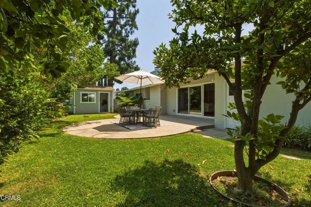 390 San Juan Place, Pasadena, CA 91107