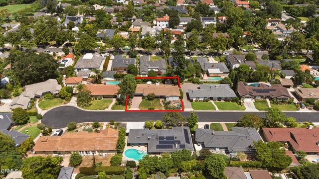 390 San Juan Place, Pasadena, CA 91107