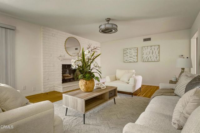 390 San Juan Place, Pasadena, CA 91107