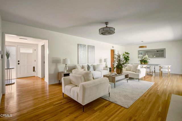 390 San Juan Place, Pasadena, CA 91107