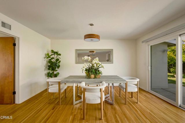390 San Juan Place, Pasadena, CA 91107