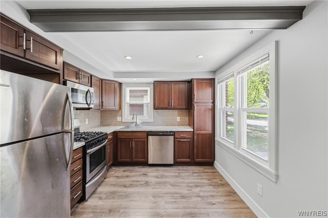 127 Chamberlin Drive, West Seneca, NY 14210