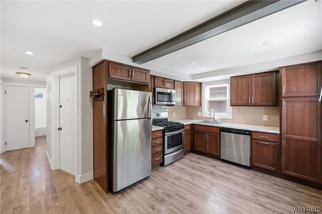 127 Chamberlin Drive, West Seneca, NY 14210