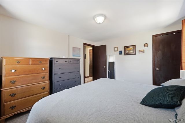 127 Chamberlin Drive, West Seneca, NY 14210