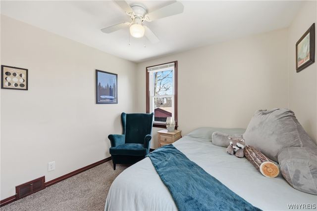 127 Chamberlin Drive, West Seneca, NY 14210