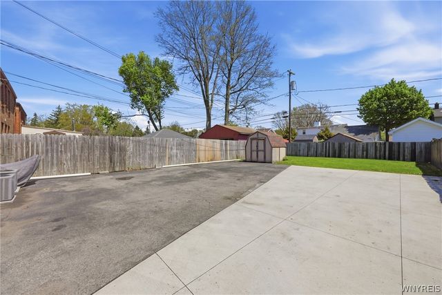 127 Chamberlin Drive, West Seneca, NY 14210