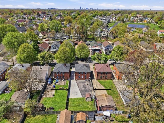 127 Chamberlin Drive, West Seneca, NY 14210