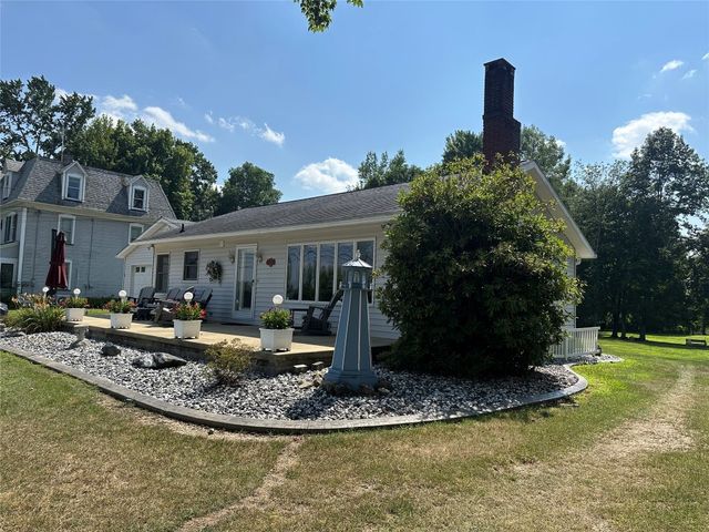 415 N SECOND Street, Conneaut Lake, PA 16316