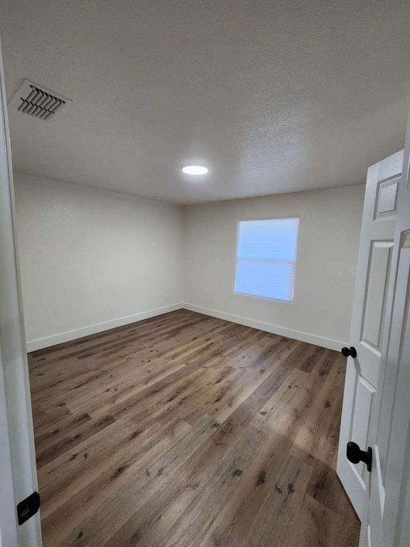 Image 13 of property listing at 18626 Ridgedale Drive, Madera, CA 93638