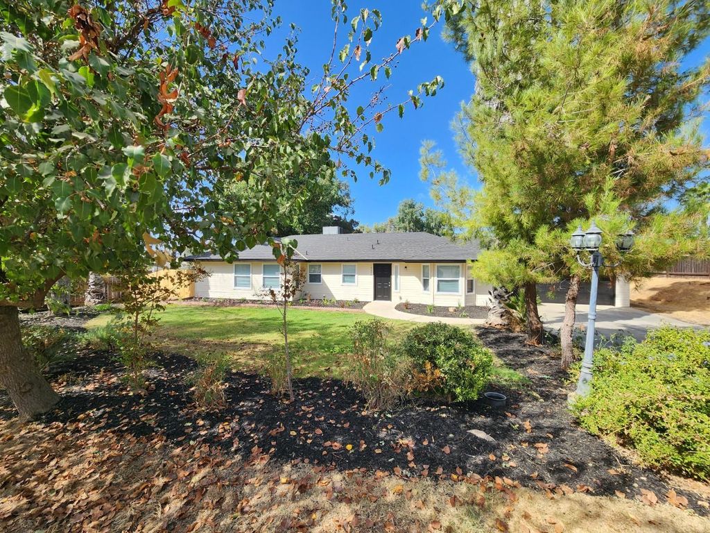 Image 23 of property listing at 18626 Ridgedale Drive, Madera, CA 93638