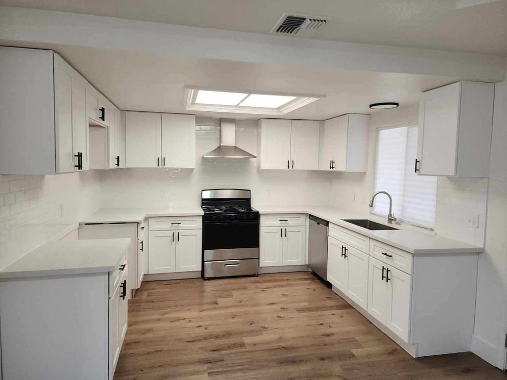 Image 3 of property listing at 18626 Ridgedale Drive, Madera, CA 93638