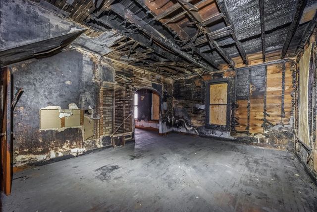 412 JAY Street, Elgin, IL 60120