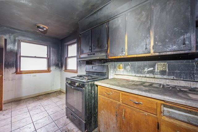 412 JAY Street, Elgin, IL 60120