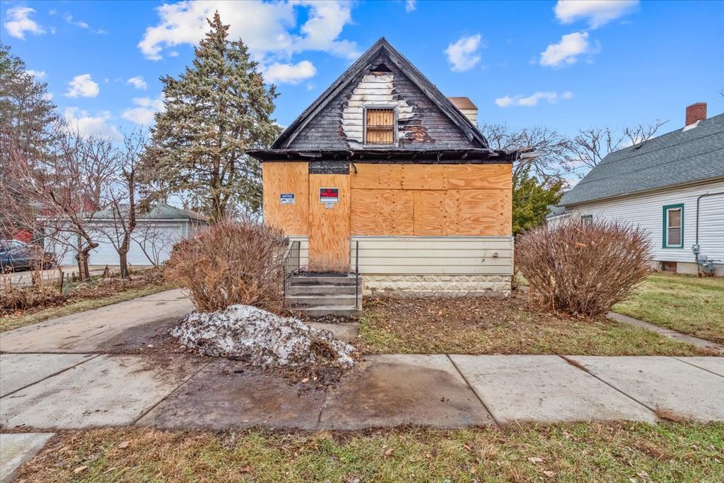 412 JAY Street, Elgin, IL 60120