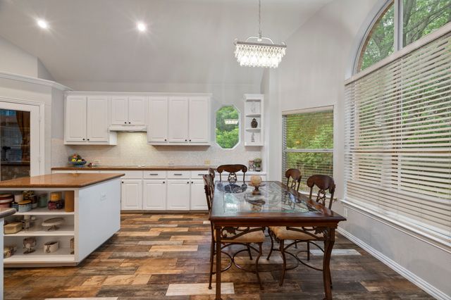 801 Hackberry Ridge Drive, Mckinney, TX 75072