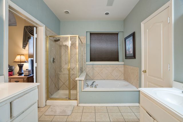 801 Hackberry Ridge Drive, Mckinney, TX 75072