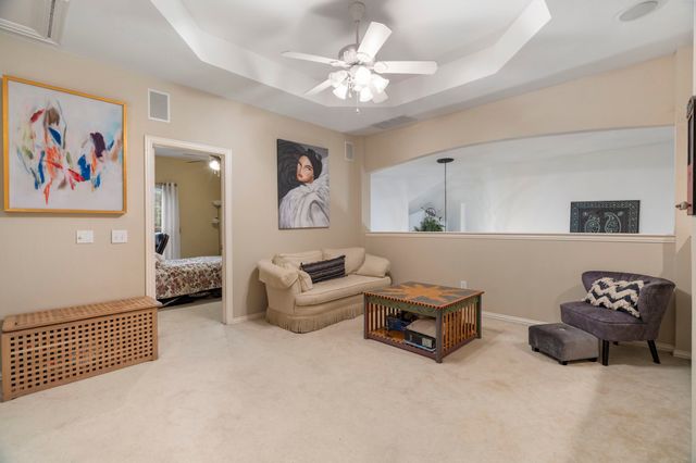 801 Hackberry Ridge Drive, Mckinney, TX 75072
