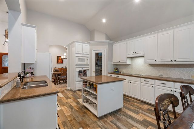 801 Hackberry Ridge Drive, Mckinney, TX 75072