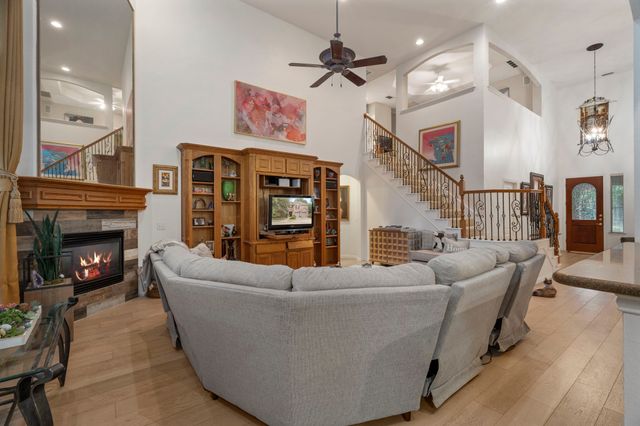 801 Hackberry Ridge Drive, Mckinney, TX 75072